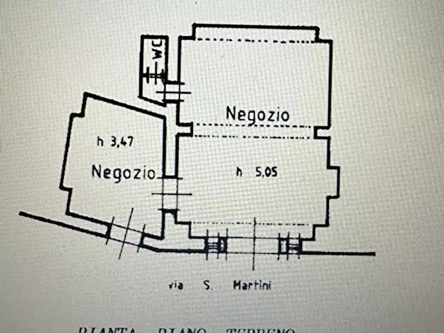 locale commerciale in vendita a Siena