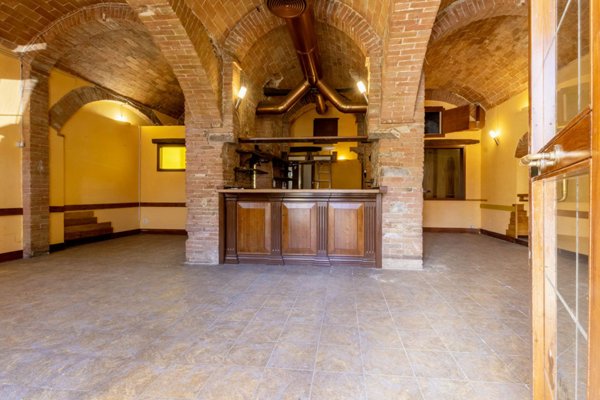 negozio in vendita a Siena in zona Centro Città