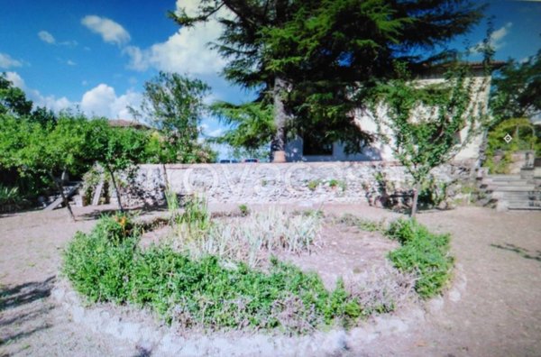 casa indipendente in vendita a Siena in zona Montalbuccio