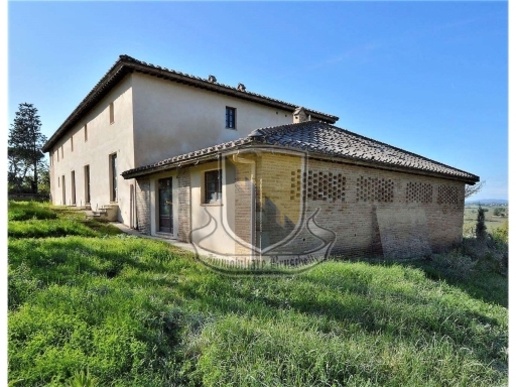 casa indipendente in vendita a Siena in zona Isola d'Arbia