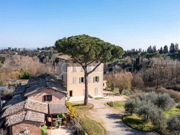 casa indipendente in vendita a Siena in zona Centro Città