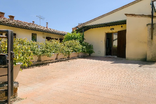 casa indipendente in vendita a Siena