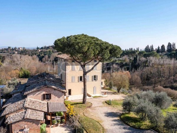 casa indipendente in vendita a Siena in zona Centro Città