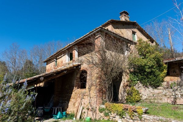 casa indipendente in vendita a Siena in zona Montalbuccio