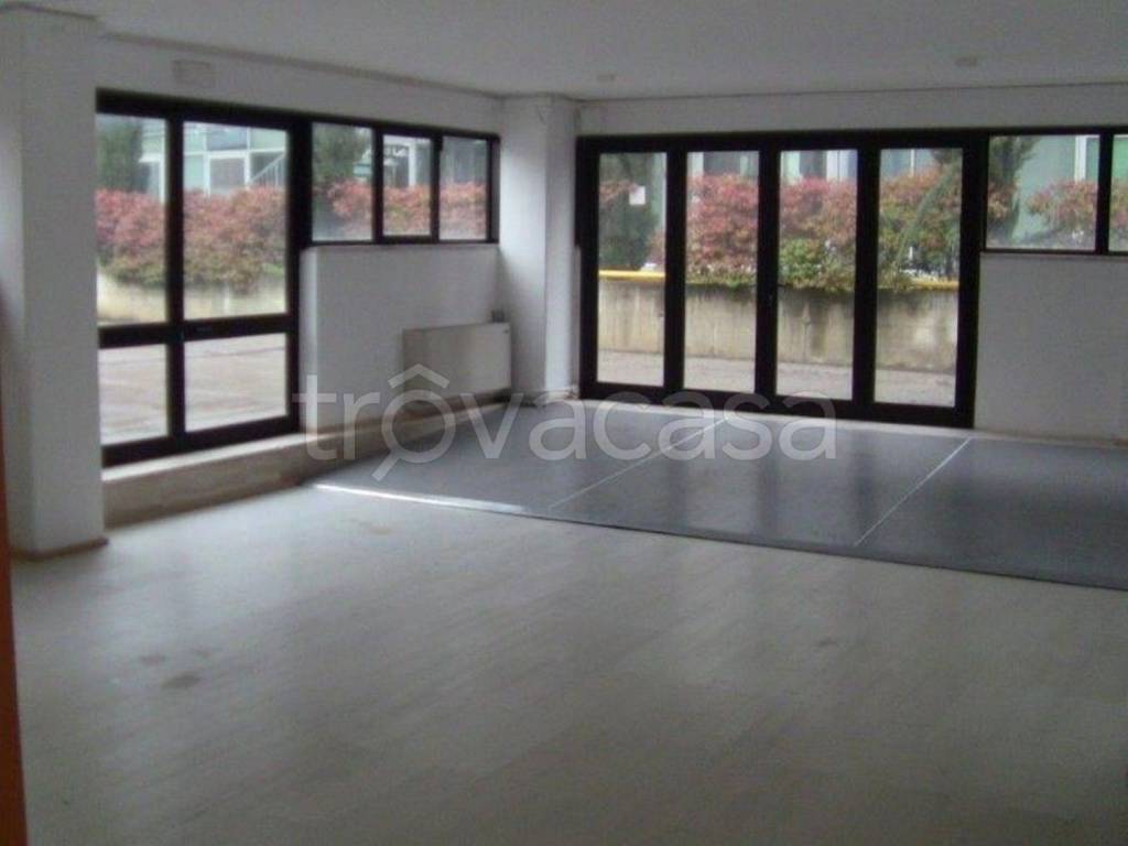 negozio in vendita a Siena in zona Cerchiaia