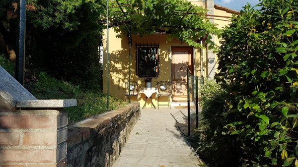 casa indipendente in vendita a Siena
