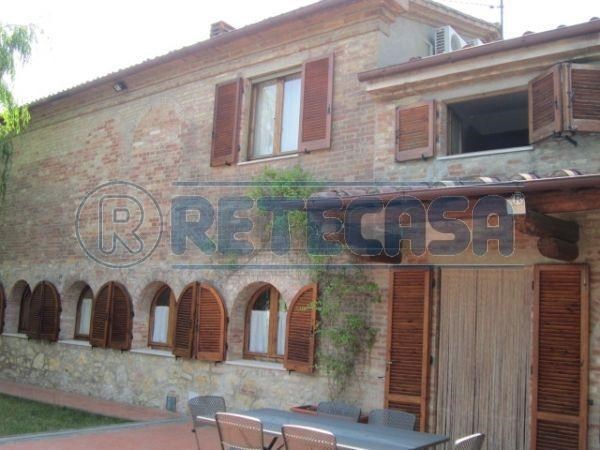 casa indipendente in vendita a Siena