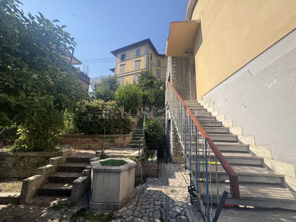 casa indipendente in vendita a Siena in zona Centro Città