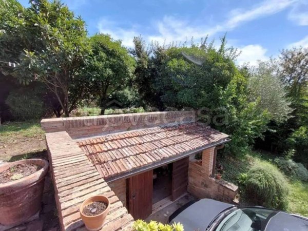 appartamento in vendita a Siena in zona Santa Regina