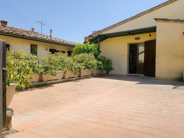 casa indipendente in vendita a Siena