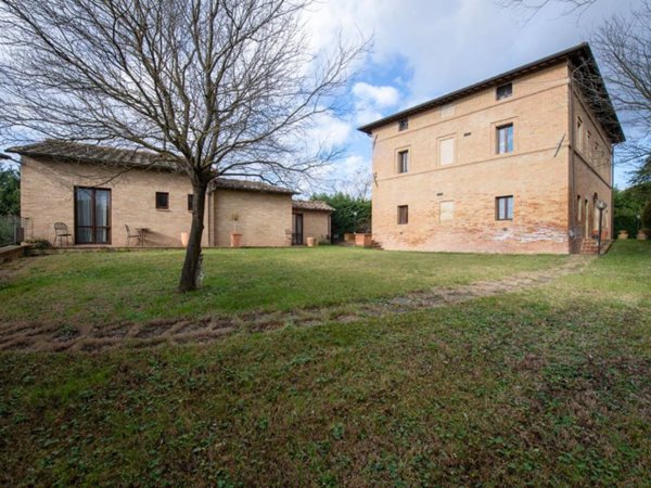 casa indipendente in vendita a Siena in zona Centro Città