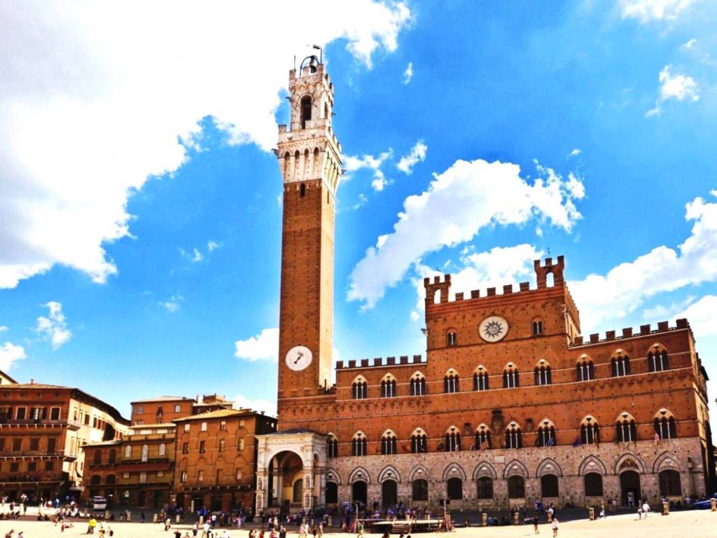 negozio in vendita a Siena in zona Centro Città