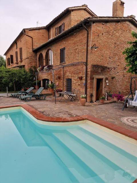 casa indipendente in vendita a Siena in zona Cerchiaia