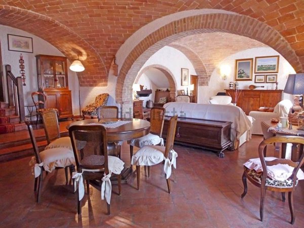 casa indipendente in vendita a Siena in zona Montalbuccio