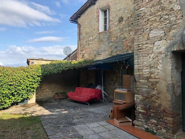 casa indipendente in vendita a Siena