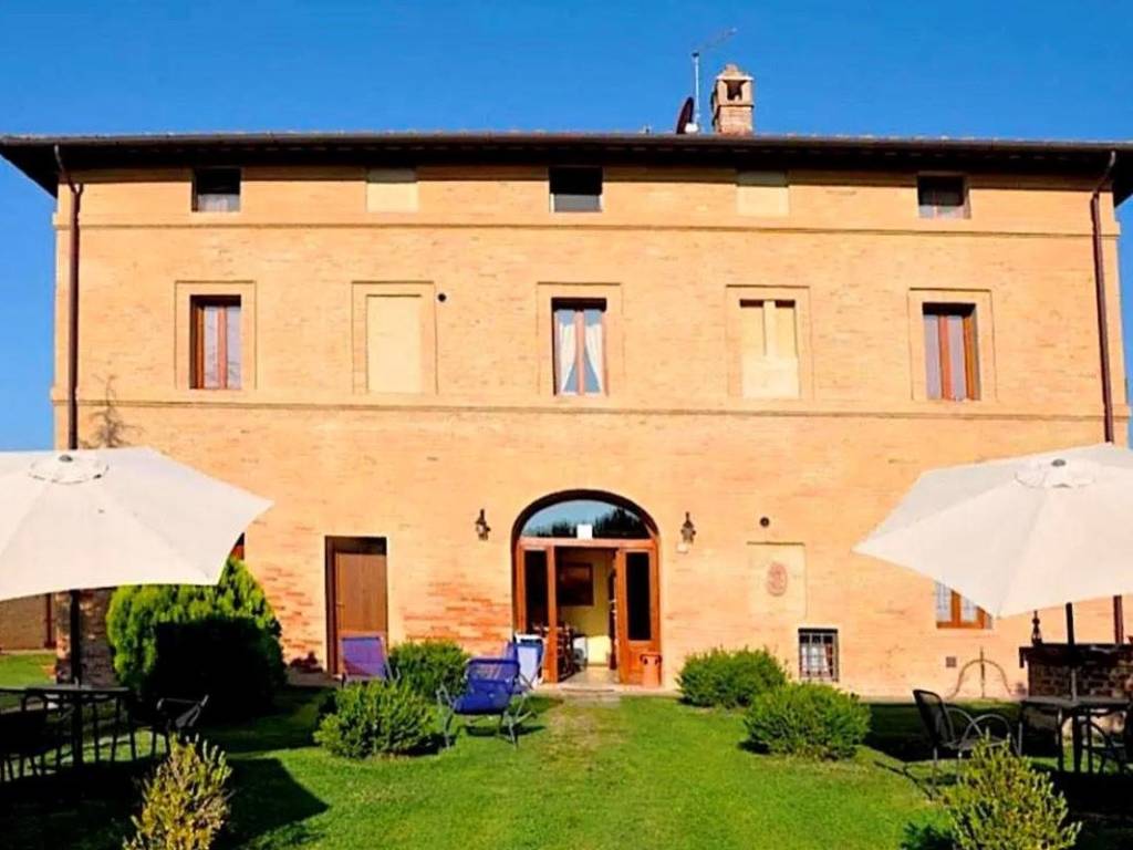 casa indipendente in vendita a Siena