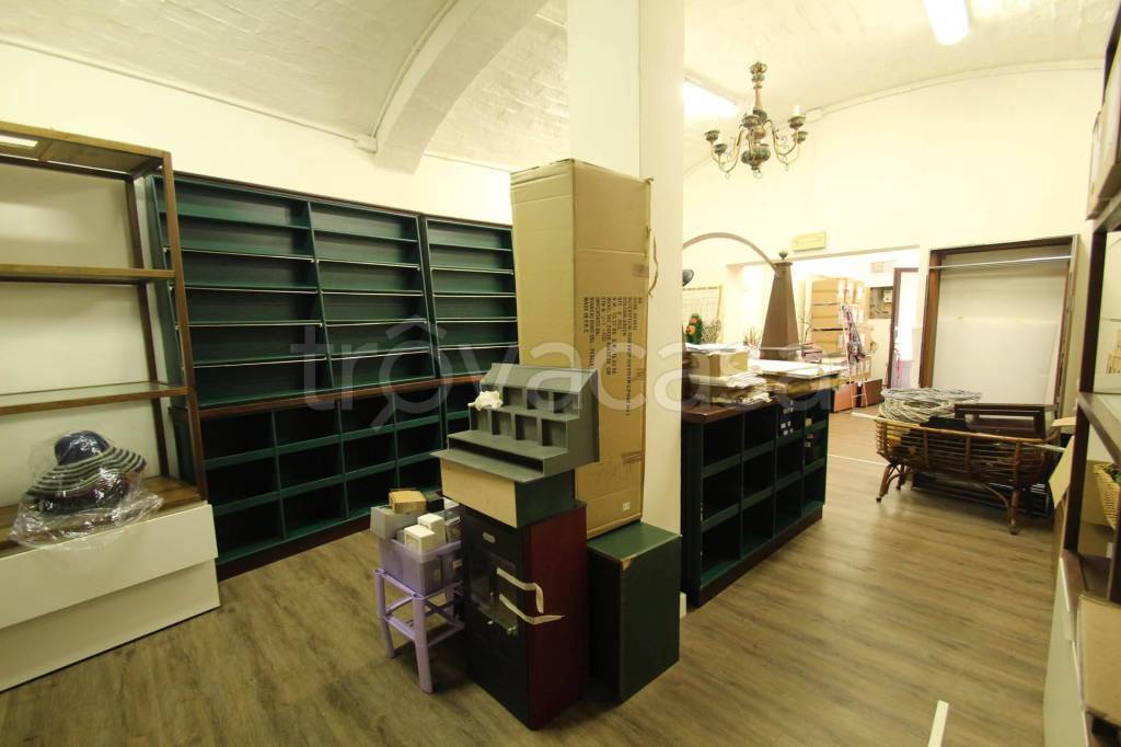 negozio in vendita a Siena in zona Centro Città