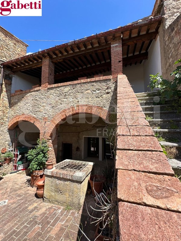 appartamento in vendita a Siena in zona Monteliscai