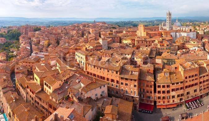 negozio in vendita a Siena in zona Centro Città
