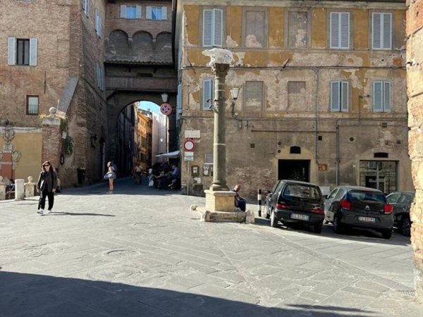 negozio in vendita a Siena in zona Centro Città