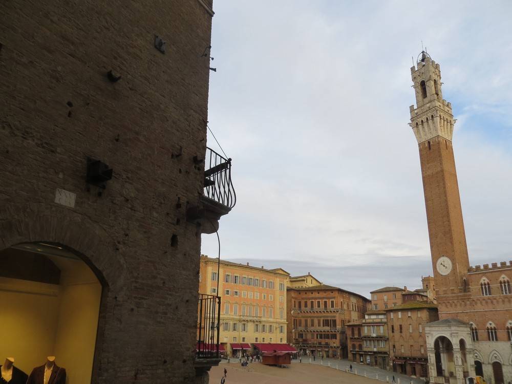 negozio in vendita a Siena in zona Centro Città