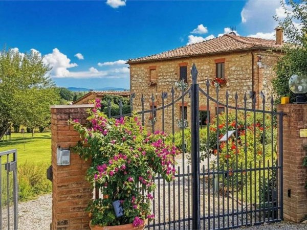 casa indipendente in vendita a Siena in zona Centro Città