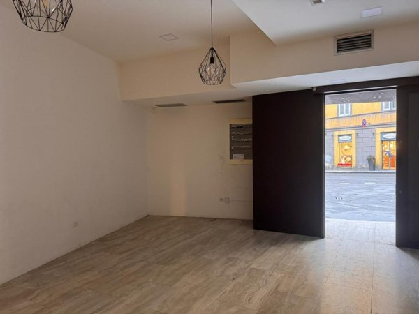 locale commerciale in vendita a Siena in zona Centro Città