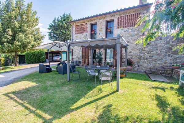 pentavano in vendita a Siena in zona Monteliscai