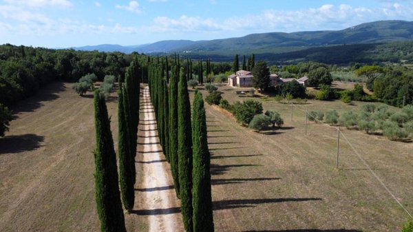 casa indipendente in vendita a Siena