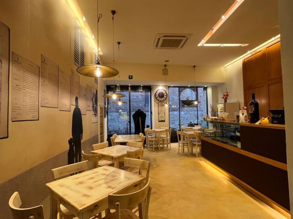 negozio in vendita a Siena in zona Centro Città