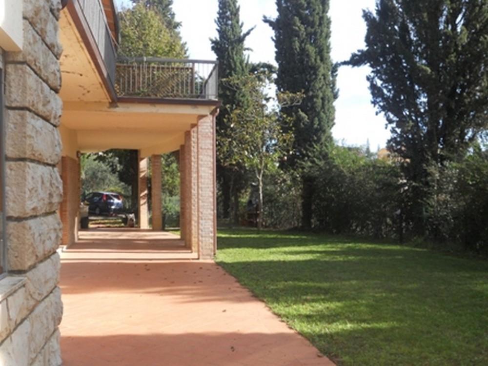 casa indipendente in vendita a Siena