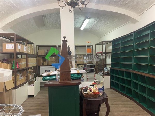 negozio in vendita a Siena