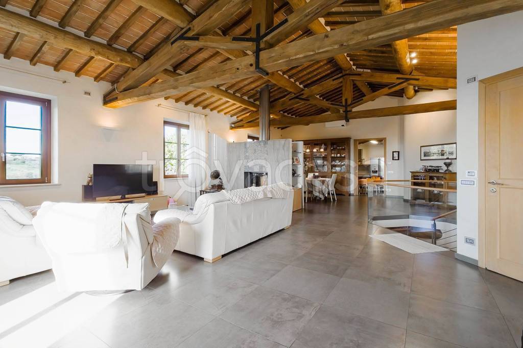 casa indipendente in vendita a Siena