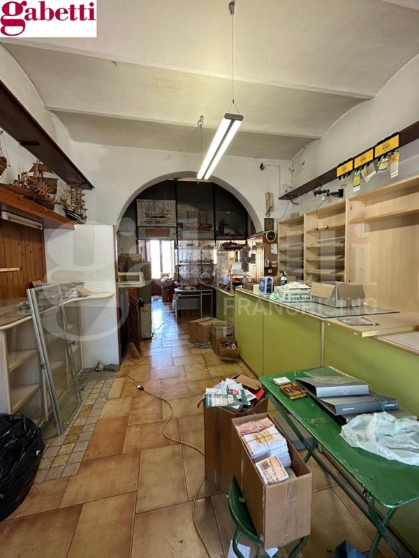 negozio in vendita a Siena in zona Centro Città