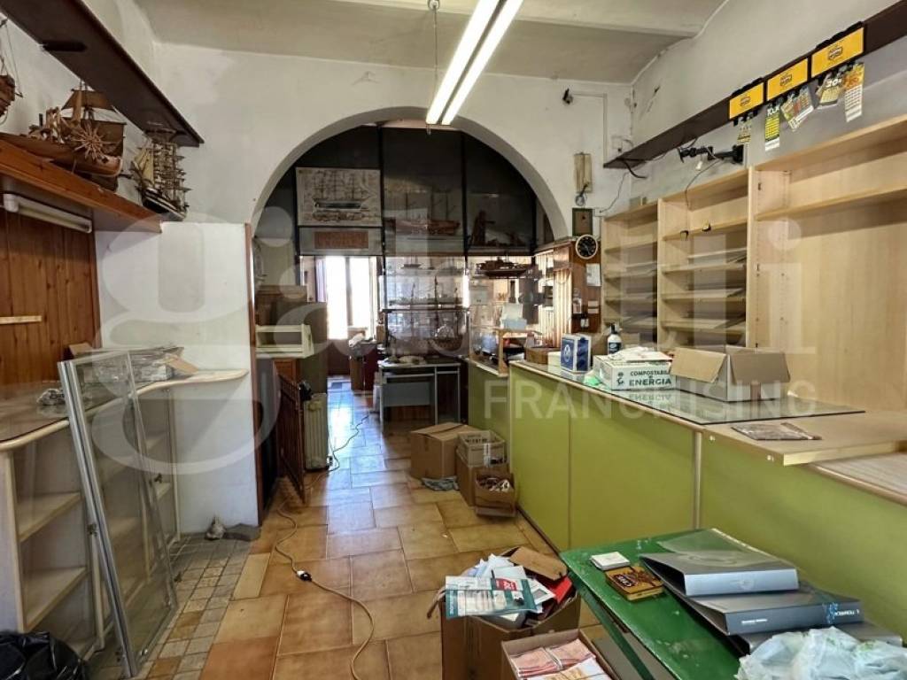 negozio in vendita a Siena in zona San Miniato