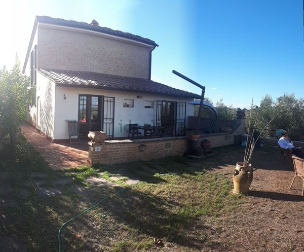 casa indipendente in vendita a Siena