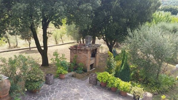 casa indipendente in vendita a Siena
