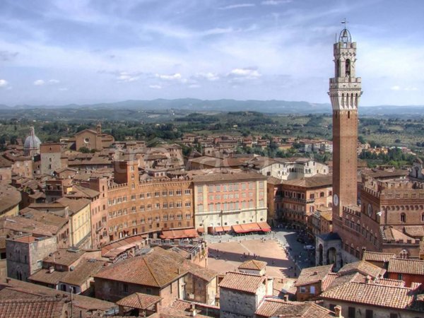 negozio in vendita a Siena in zona Centro Città