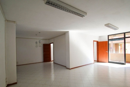 ufficio in vendita a Siena in zona Taverne d'Arbia