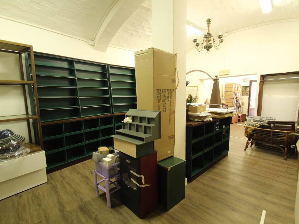 negozio in vendita a Siena in zona Centro Città