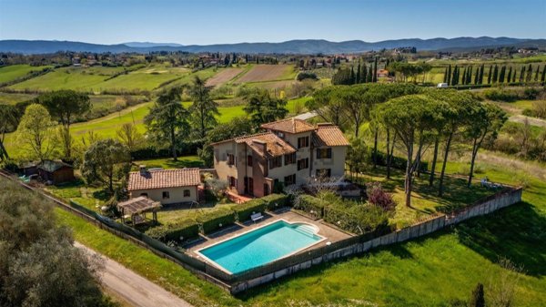 casa indipendente in vendita a Siena