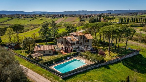 casa indipendente in vendita a Siena