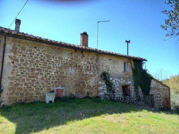 casale in vendita a Siena in zona Montalbuccio