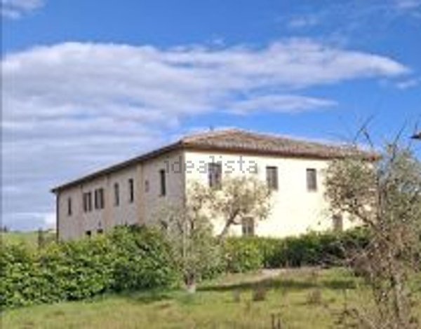 casa indipendente in vendita a Siena in zona Isola d'Arbia
