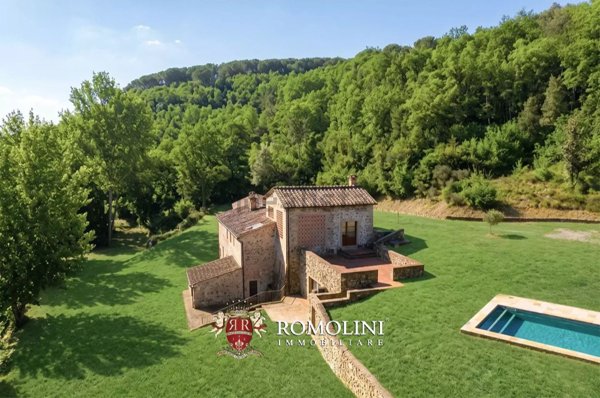 casa indipendente in vendita a Siena