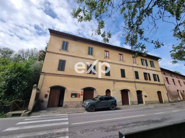 negozio in vendita a Siena in zona Centro Città