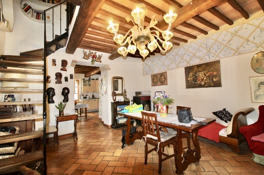 appartamento in vendita a Siena in zona Ginestreto