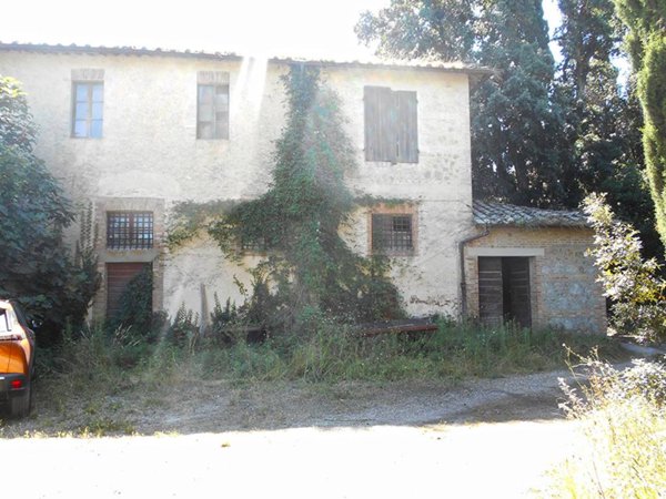 locale di sgombero in vendita a Siena in zona Centro Città