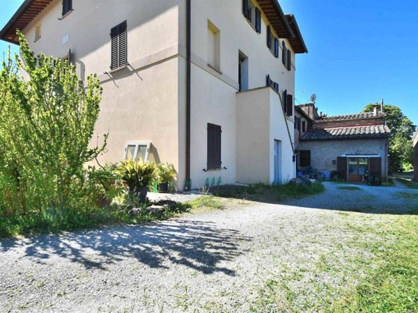 appartamento in vendita a Siena in zona Montalbuccio