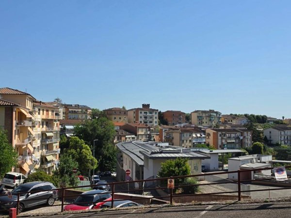 casa semindipendente in vendita a Siena
